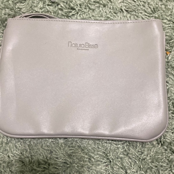 Gray flat handbag slightly scuffed - Picture 1 of 2